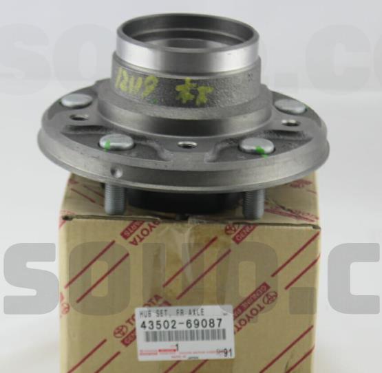 WHEEL HUB