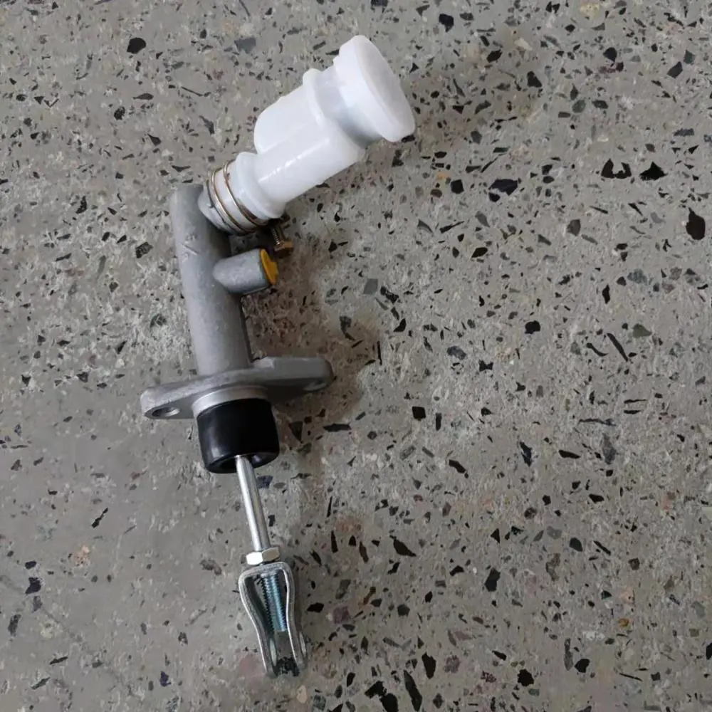 CLUTCH MASTER CYLINDER