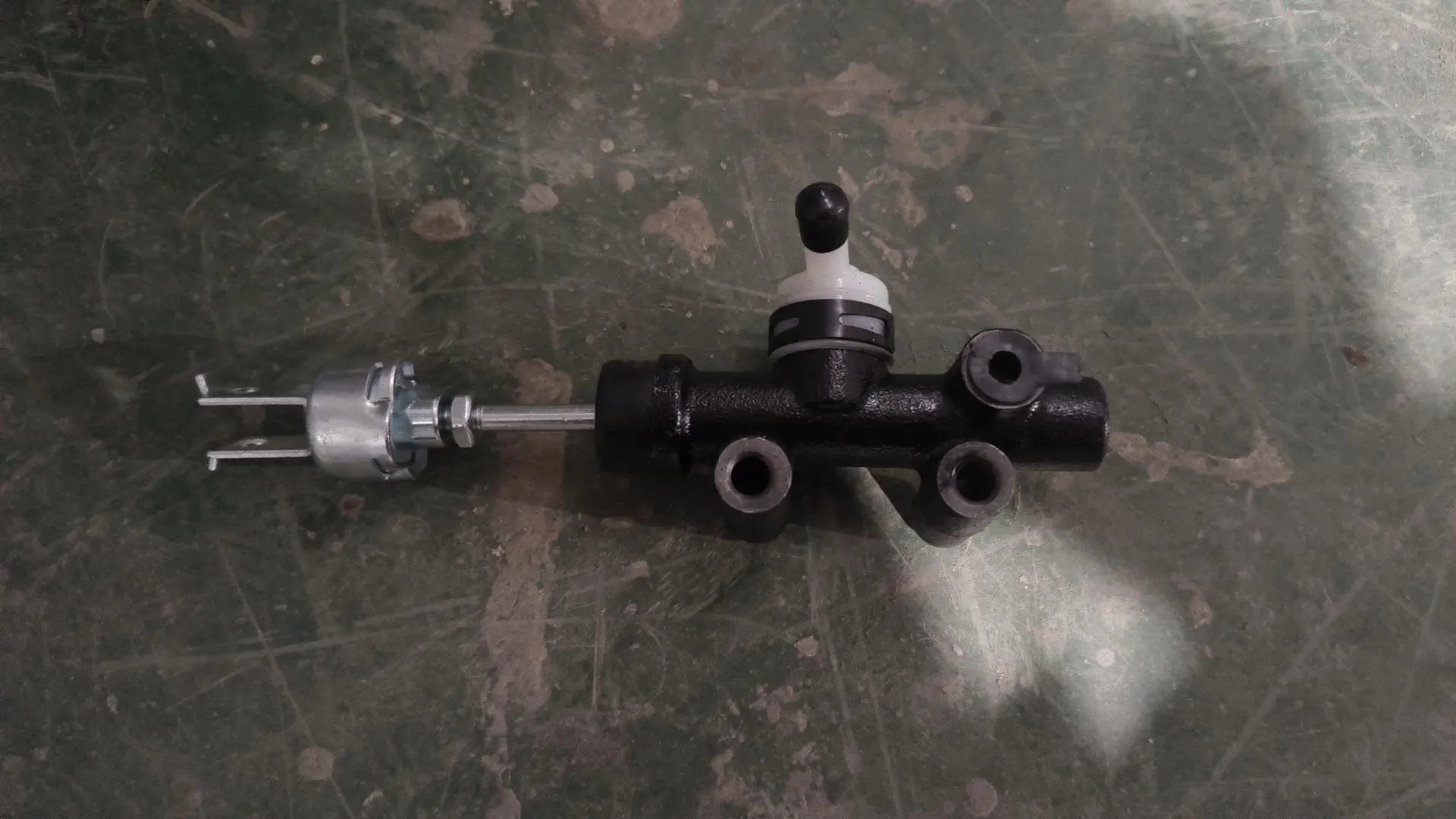 CLUTCH MASTER CYLINDER