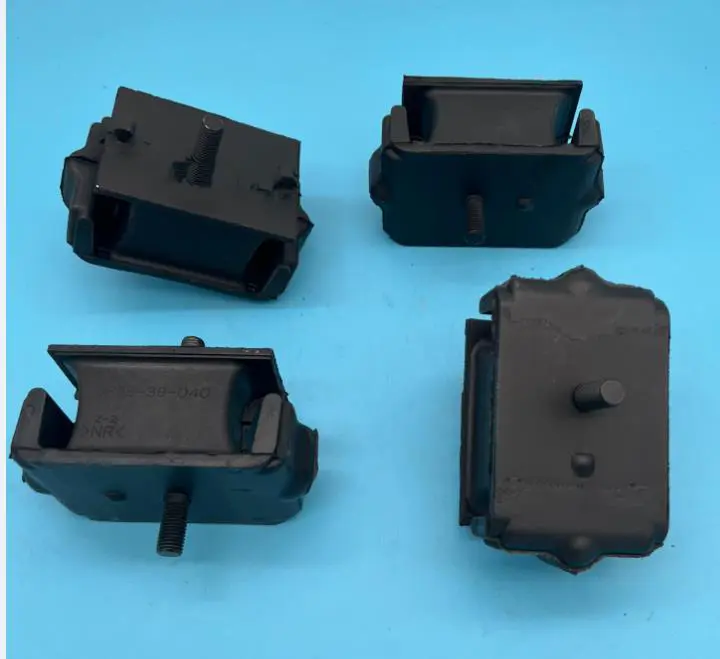 ENGINE MOUNTING INSULATOR