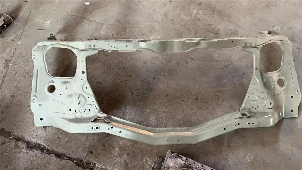 RADIATOR SUPPORT
