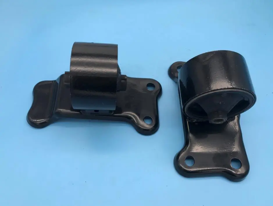 ENGINE MOUNTING INSULATOR