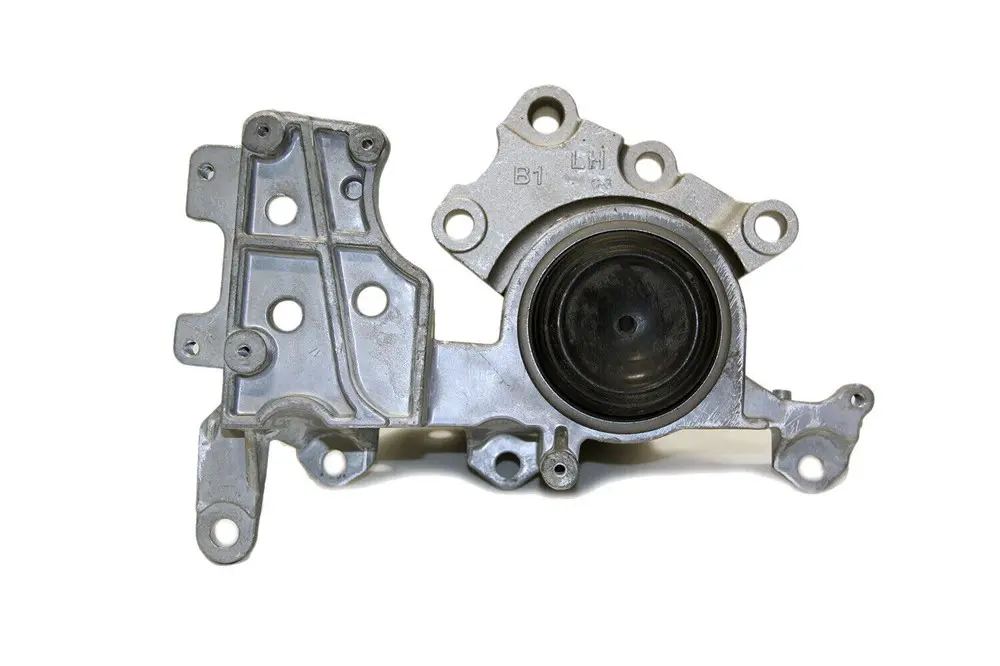 ENGINE MOUNTING INSULATOR