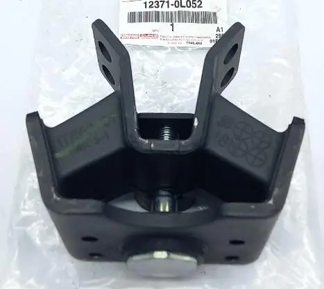 ENGINE MOUNTING INSULATOR
