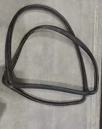 MOULDING,WINDSHIELD SIDE