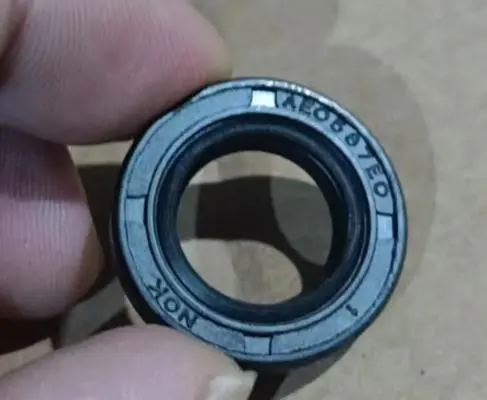 ENGINE OIL SEAL