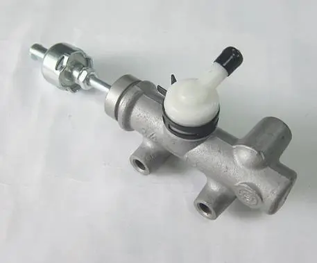 CLUTCH MASTER CYLINDER