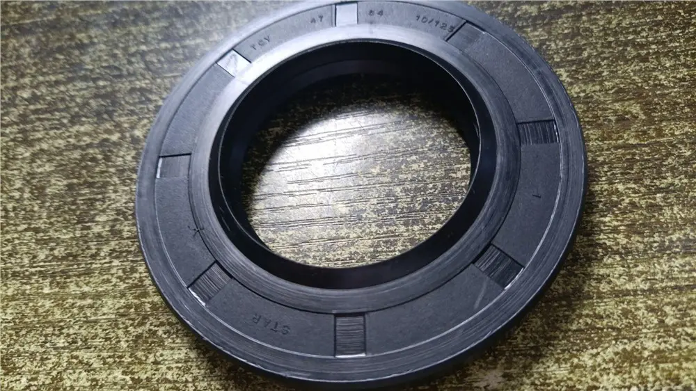 ENGINE OIL SEAL