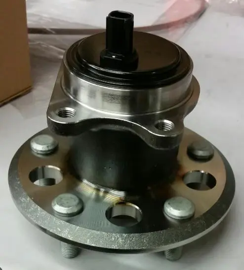 WHEEL HUB