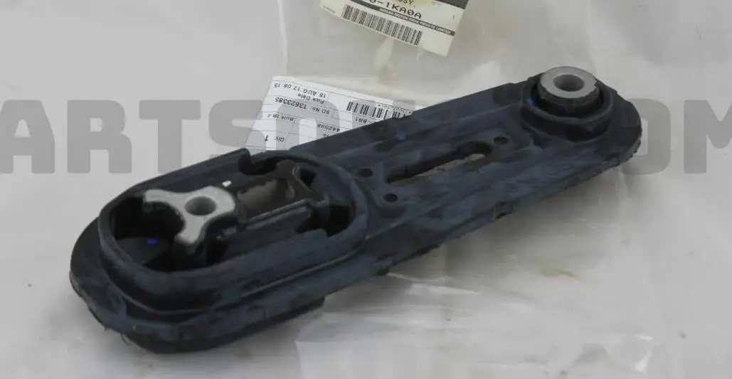 ENGINE MOUNTING INSULATOR