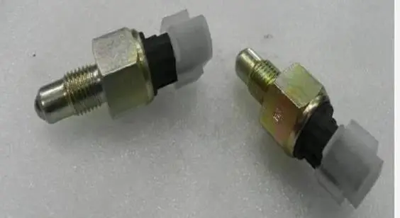 M/T GEARSHIFT BACKUP LAMP SWITCH
