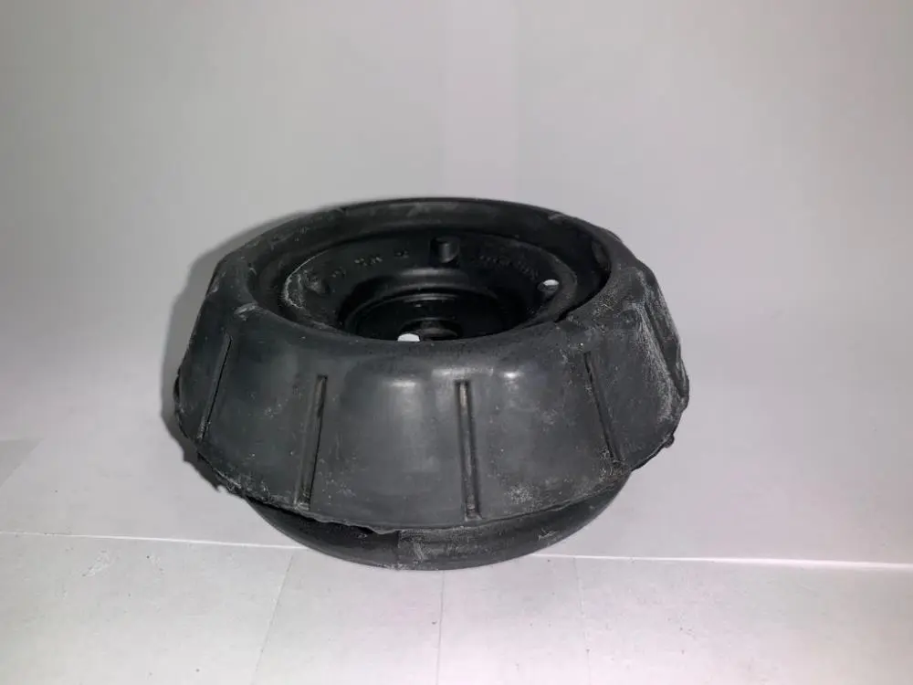 STRUT MOUNT