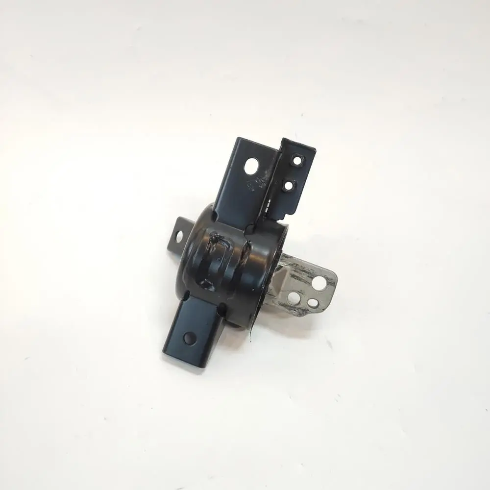 ENGINE MOUNTING